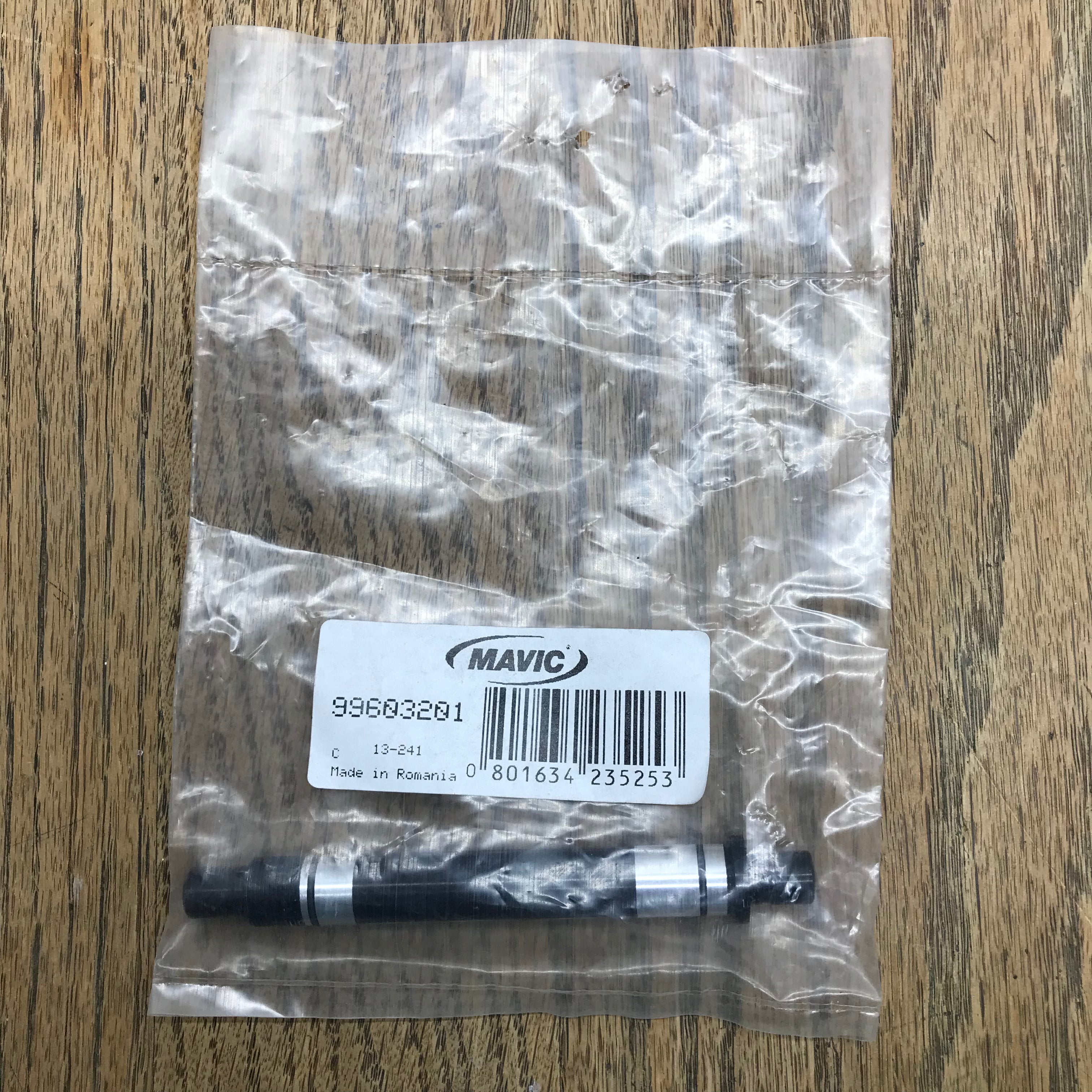 Mavic Cosmic Carbone Ultimate Front Axle - 99603201 - RogueMechanic